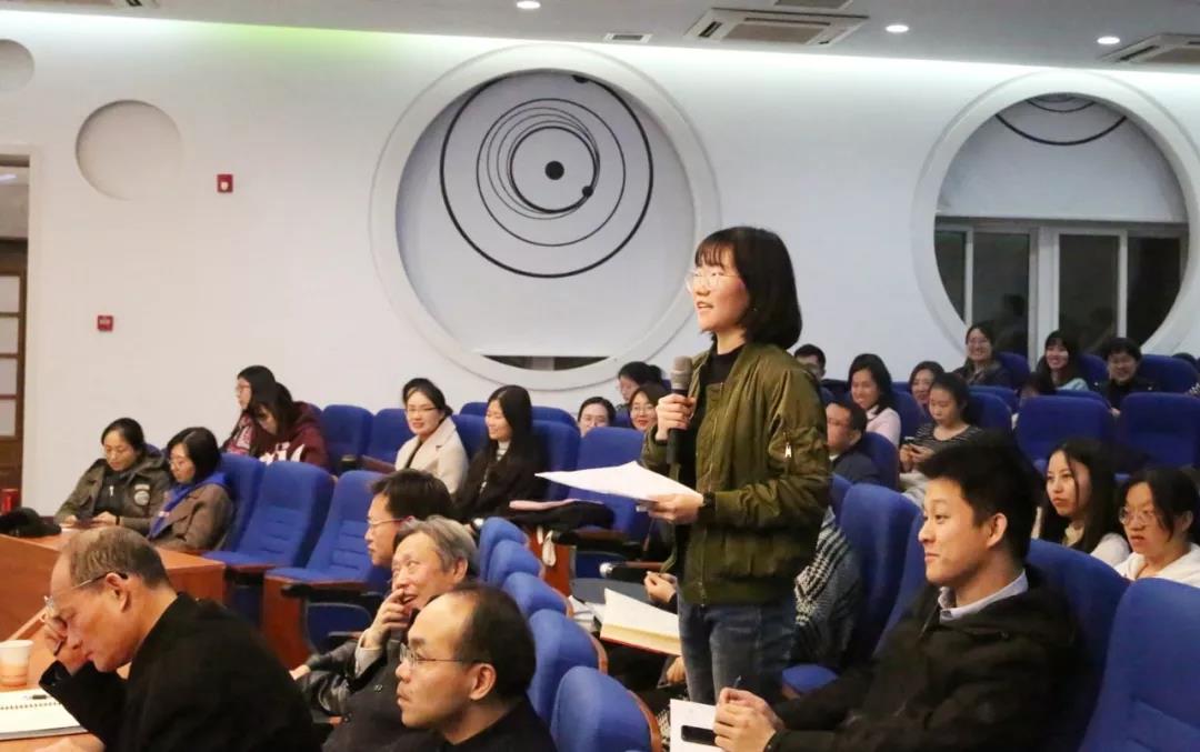 学生提问